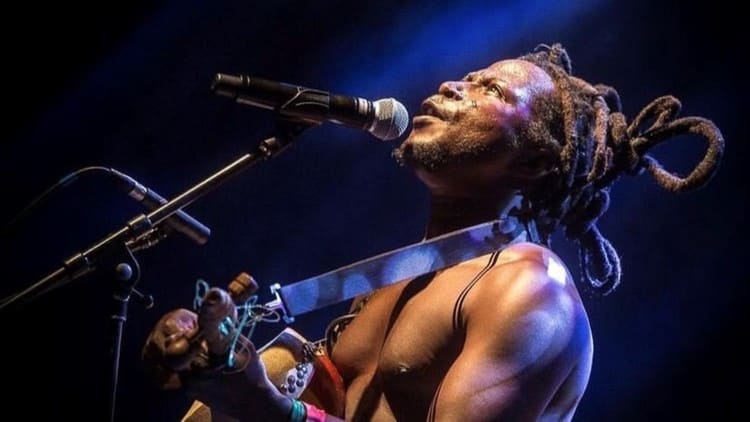 King Ayisoba performing